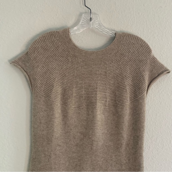 Metric Scoop Neck Short Sleeve Knit Ribbed Hem Top size Medium Viscose Blend - Picture 4 of 13